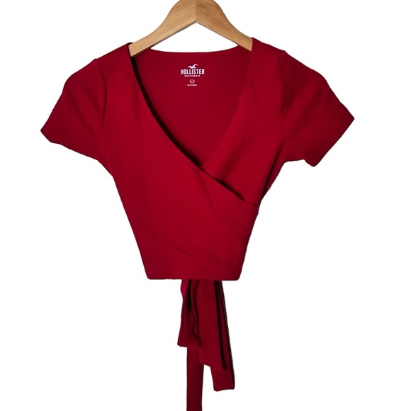 Hollister | Red ribbed knit wrap around v-neck short sleeve crop top siz… - Picture 1 of 9